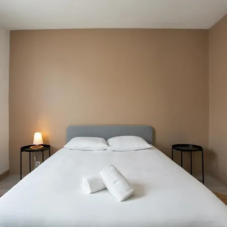 Apartment Magnifique T4 Refait A Neuf Spacieux Et Lumineux *